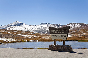 Independence Pass, Colorado, it runs between Twin Lakes and Aspen and is part of Colorado's Top of the Rockies Scenic Byway, USA