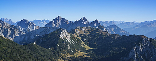 View from Aggenstein (1987m) towards Tannheimer Gruppe (Austria), Allgäu, Bavaria, Germany