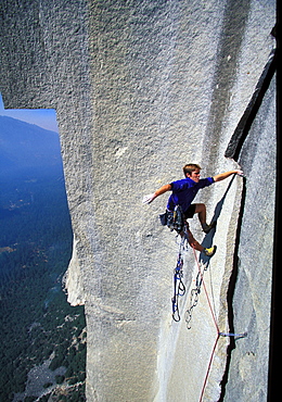 Miles Smart climbing Zodiac on El Capitan in Yosemite National Park, California.