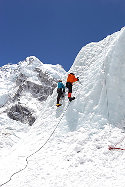 Mountaineers climbing Everest's Khumbu Icefall