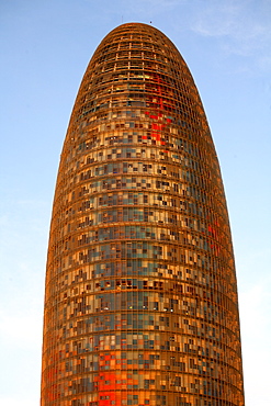 The Torre Agbar (Aguas de Barcelona acronym) is a skyscraper in Barcelona (Spain) located at the confluence of the Diagonal Avenue and Badajoz next to Plaza de las Glorias and marks the gateway to the technological district of Barcelona