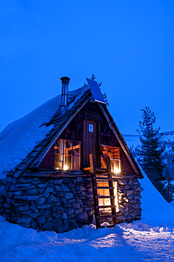 The Peter Grubb hut was built by the Sierra Club in 1938-39, and is a backcountry ski in hut on Donner Pass