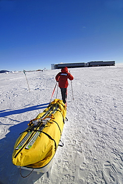 An Antarctic explorer finishes his traverse to the South Pole from the faraway coast.