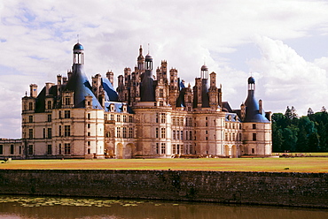 Chambord ChâˆšÂ¢teau, Loire River Valley, France