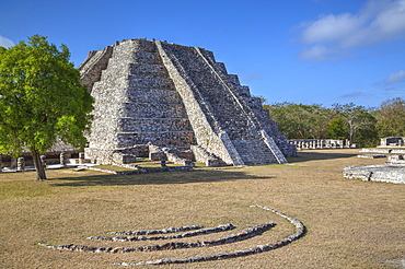 Castillo De Kukulcan, Mayapan Mayan Archaeological Site, Yucatan, Mexico