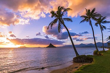 Sunrise At Kualoa Beach Park Overlooking Mokoli?i Island, Kualoa, Oahu, Hawaii, United States Of America