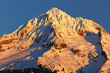 Oregon Cascades, Oregon, United States Of America; A View Of Mount Hood From Lolo Pass