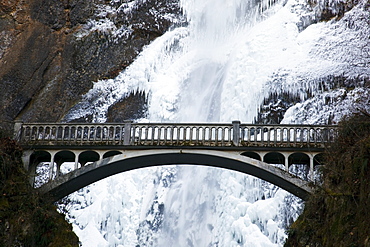 Columbia River Gorge National Scenic Area, Oregon, United States Of America; Multnomah Falls Covered In Snow And Ice