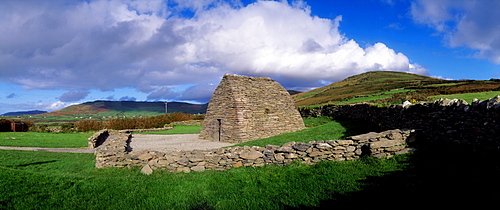 Gallarus Oratory, Dingle Peninsula, Co Kerry, Ireland