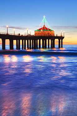 Manhattan Beach Pier At Sunset, Completed In 1920, Roundhouse Marine Studies Lab And Aquarium (Octagonal Building, End Of Pier), Manhattan Beach, California, United States Of America