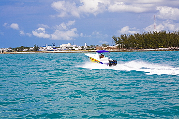 Speedboat moving in the sea, Key West, Florida, USA