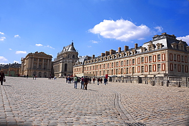 Tourists in front of a palace, Palace of Versailles, Versailles, France