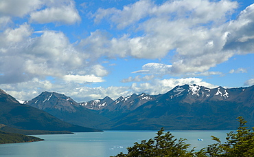 Lake in front of mountains, Lake Argentino, Patagonia, Argentina