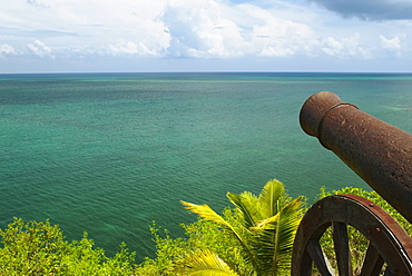 Cannon at the seaside, Morgan Fort, Providencia y Santa Catalina, San Andres y Providencia Department, Colombia