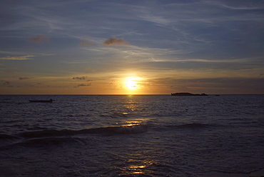 Sunset over the sea, South West Bay, Providencia, Providencia y Santa Catalina, San Andres y Providencia Department, Colombia