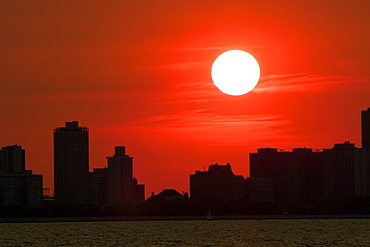 Silhouette of buildings at dusk, Chicago, Illinois, USA