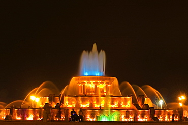 Water fountain lit up at night, Clarence Buckingham Fountain, Chicago, Illinois, USA