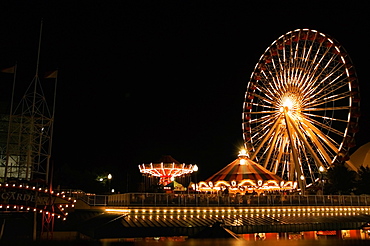 Ferris wheel lit up at night, Navy Pier Park, Chicago, Illinois, USA