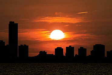 Silhouette of buildings at sunset, Chicago, Illinois, USA