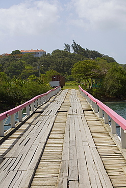 Bridge over the sea, Dixon Cove, Roatan, Bay Islands, Honduras