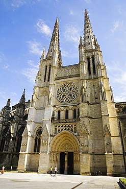 Facade of a church, St. Andre Cathedral, Bordeaux, Aquitaine, France