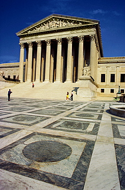 Facade of a government building, US Supreme Court, Washington DC, USA