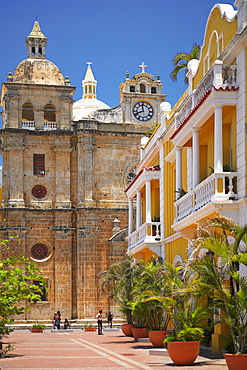 Tourist in front of a cathedral, Cartagena, Colombia