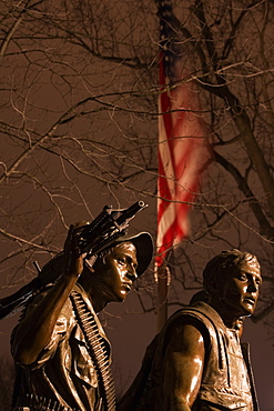 Close-up of statues of army soldiers, Vietnam Veterans Memorial, Washington DC, USA