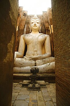 Statue of Buddha in a temple, Wat si chum, Sukhothai, Thailand