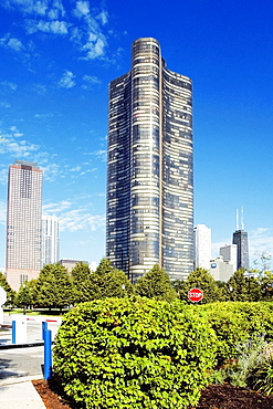 Low angle view of a building, Lake Point Tower, Chicago, Illinois, USA