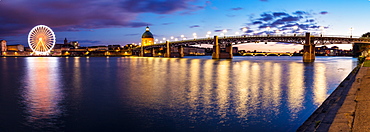 Bridge and Nice cityscape at sunset, Provence Alpes Cate d'Azur, France, Nice, Provence Alpes Cate d Azur, France