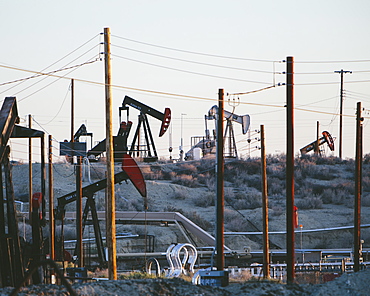 Crude oil extraction from Monterey Shale near Bakersfield, Kern County, California, USA