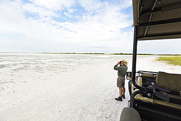 safari guide, Nxai Pan, Botswana