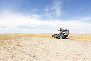 safari vehicles, Kalahari Desert, Makgadikgadi Salt Pans, Botswana