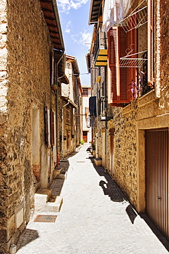 Alleyway in France, Clans, Alpes Maritimes, Southern France, Europe