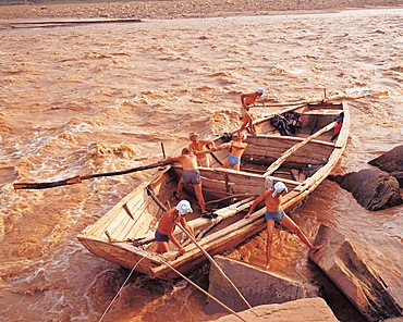 Boatmen on Yellow River