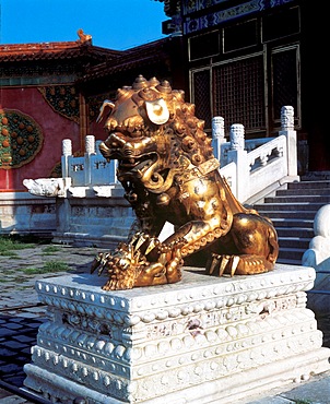 Bronze lion in Forbidden City