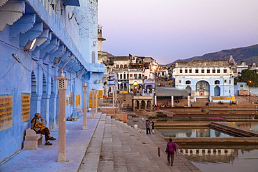 Bathing ghats, Pushkar, Rajasthan, India, Asia