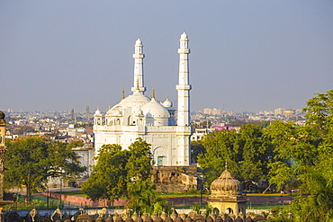 View of Teele Wali Mosque (Mosque on the Mound), at the Tomb of Shah Peer Muhammad, Lucknow, Uttar Pradesh, India, Asia