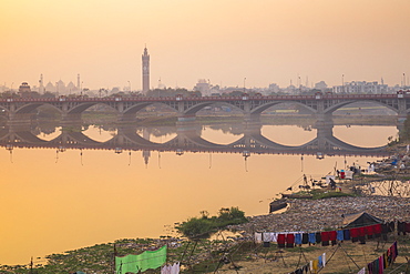 Washing drying on banks of Gomti River, Lucknow, Uttar Pradesh, India, Asia