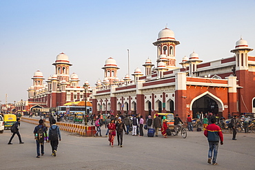 Railway station, Lucknow, Uttar Pradesh, India, Asia