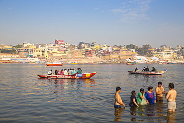 People bathing in Ganges River, Varanasi, Uttar Pradesh, India, Asia