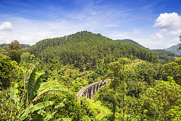 Nine Arches bridge, Ella, Uva Province, Sri Lanka, Asia