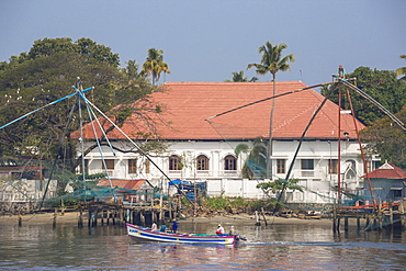 Chinese fishing nets, Fort Kochi, Cochin (Kochi), Kerala, India, Asia