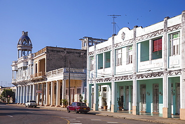 Casa de la Cultura Benjamin Duarte, the former Palacio de Ferrer, dating from 1918, Parque Marta, Cienfuegos, Cienfuegos Province, Cuba, West Indies, Caribbean, Central America