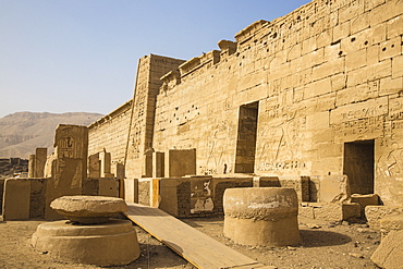 The temple of Ramesses III at Medinet Habu, West Bank, UNESCO World Heritage Site, Luxor, Egypt, North Africa, Africa