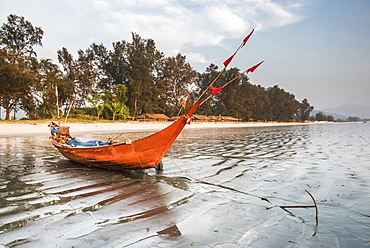 Fishing boat on Maungmagan Beach, Dawei, Tanintharyi Region, Myanmar (Burma), Asia