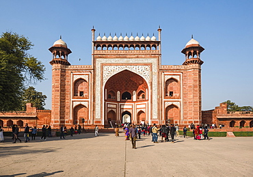 Great Gate (Darwaza-i rauza), the main entrance to the Taj Mahal, UNESCO World Heritage Site, Agra, Uttar Pradesh, India, Asia