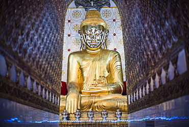 Gold Buddha statue at a Buddhist Temple at Inle Lake, Shan State, Myanmar (Burma), Asia