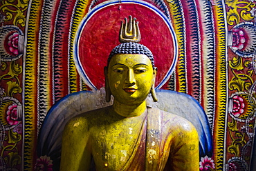 Buddha statue in Cave 1 (Cave of the Divine King) (Temple of the Divine King), Dambulla Cave Temples, UNESCO World Heritage Site, Dambulla, Sri Lanka, Asia